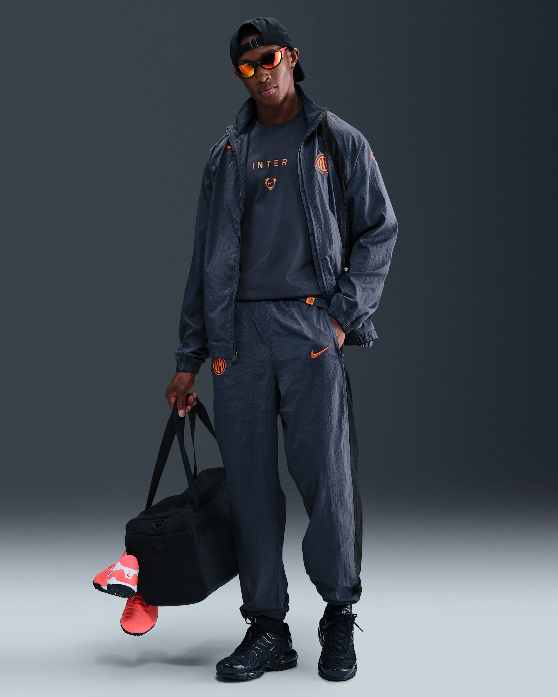 Inter Milan Third Men's Nike Total 90 Football Woven Tracksuit